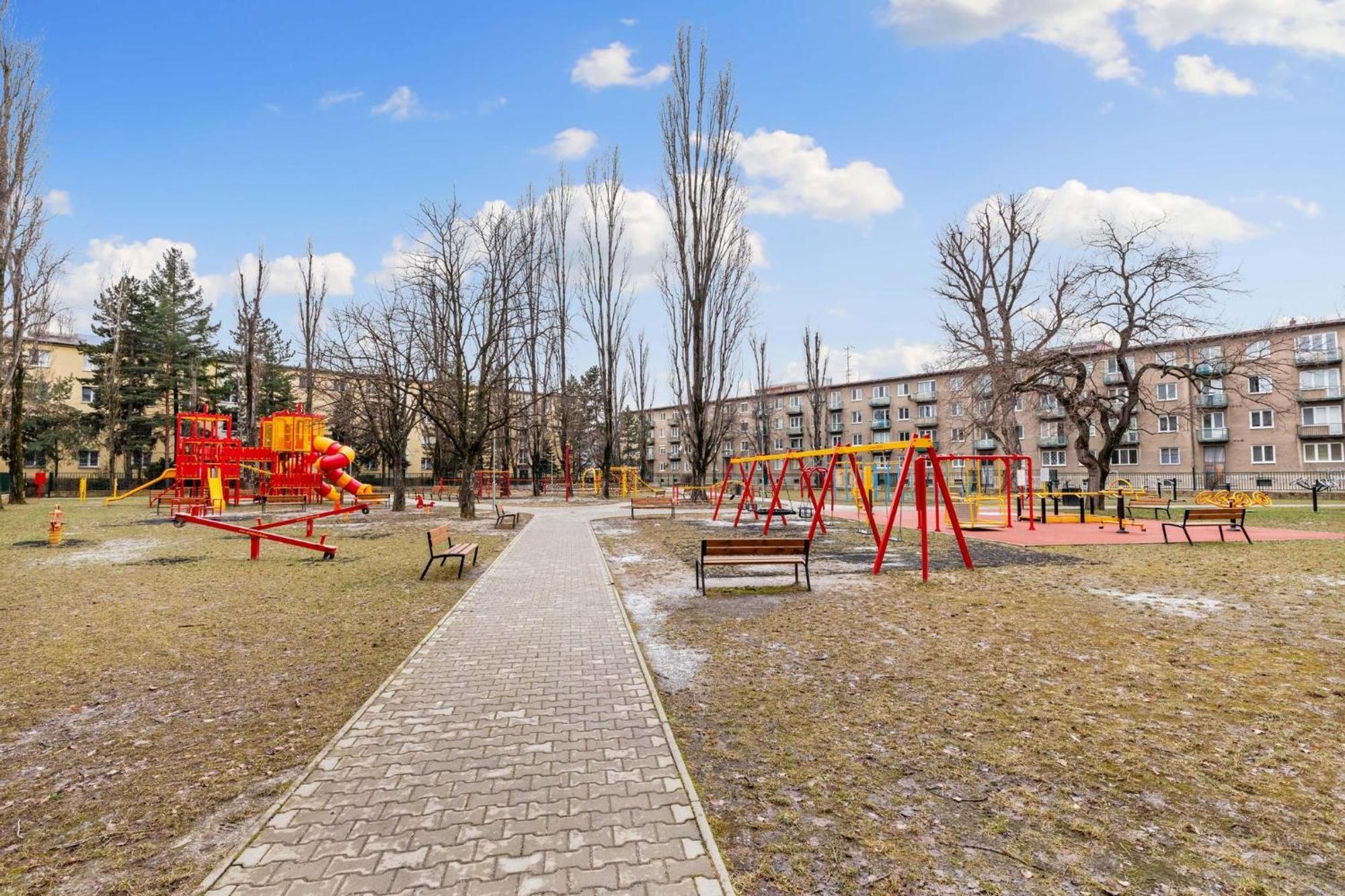Klimatizovany Self Check-In Apartman Ruzinov บราติสลาวา ภายนอก รูปภาพ